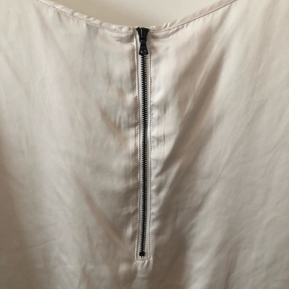 XL white blouse with silky feeling back - Picture 5 of 8